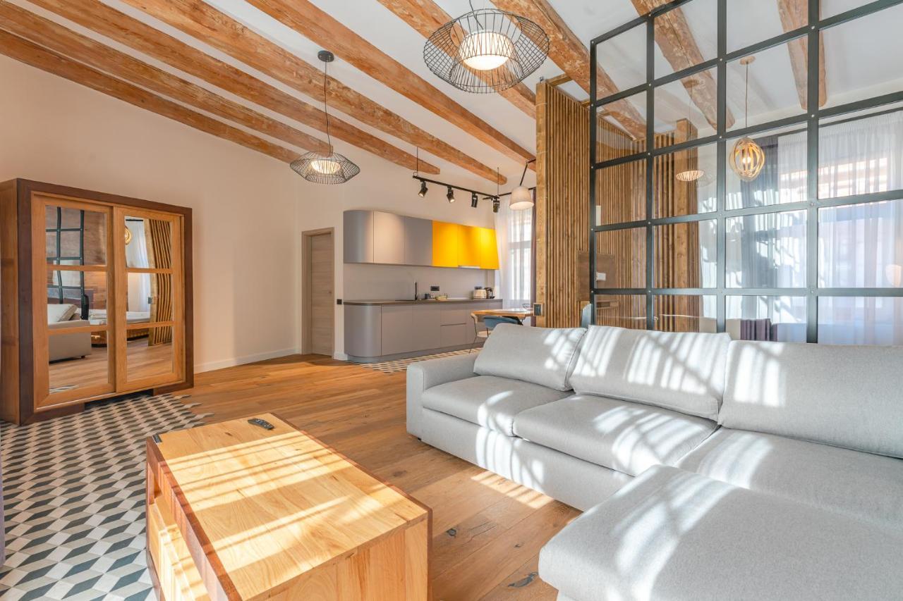 Premium Suites Postavarului Μπρασόβ Εξωτερικό φωτογραφία