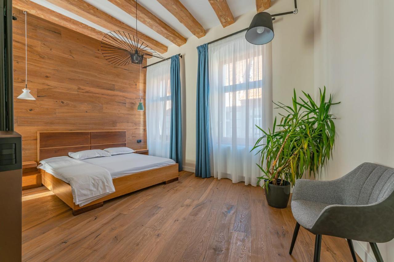 Premium Suites Postavarului Μπρασόβ Εξωτερικό φωτογραφία