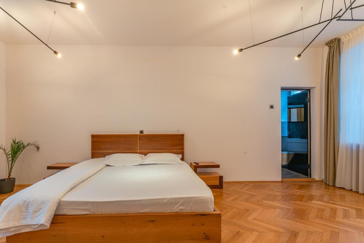 Premium Suites Postavarului Μπρασόβ Εξωτερικό φωτογραφία