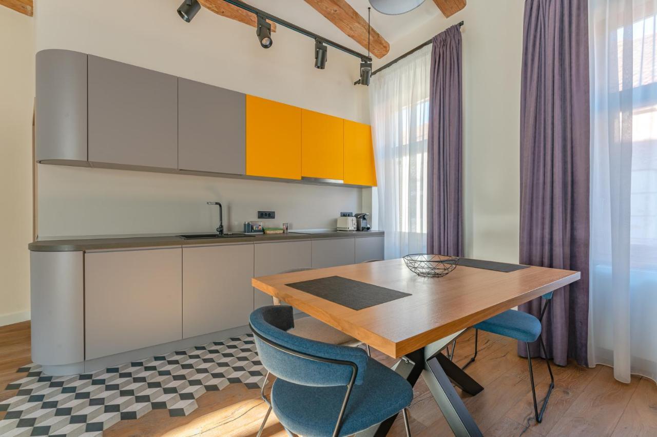 Premium Suites Postavarului Μπρασόβ Εξωτερικό φωτογραφία
