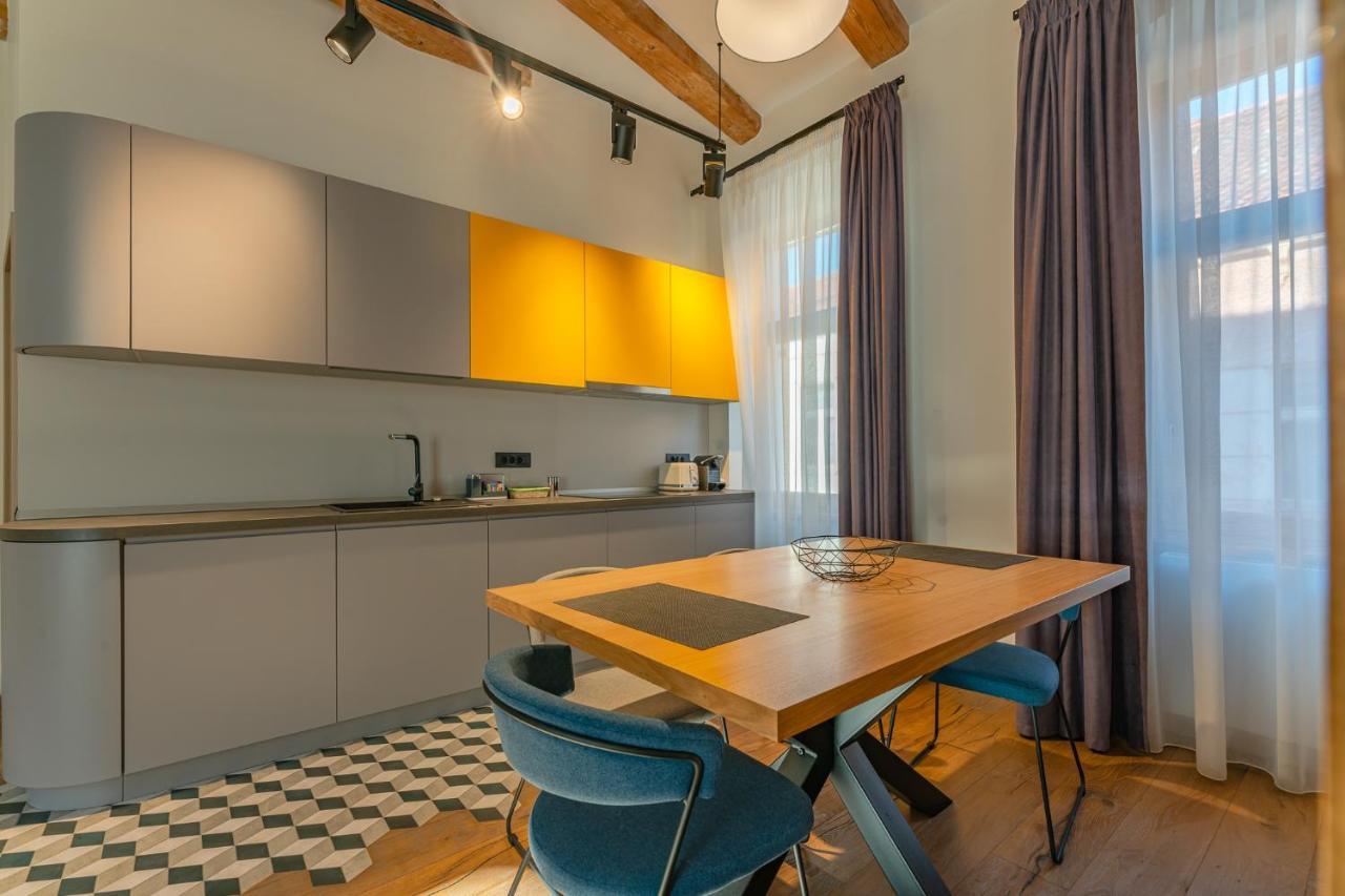 Premium Suites Postavarului Μπρασόβ Εξωτερικό φωτογραφία